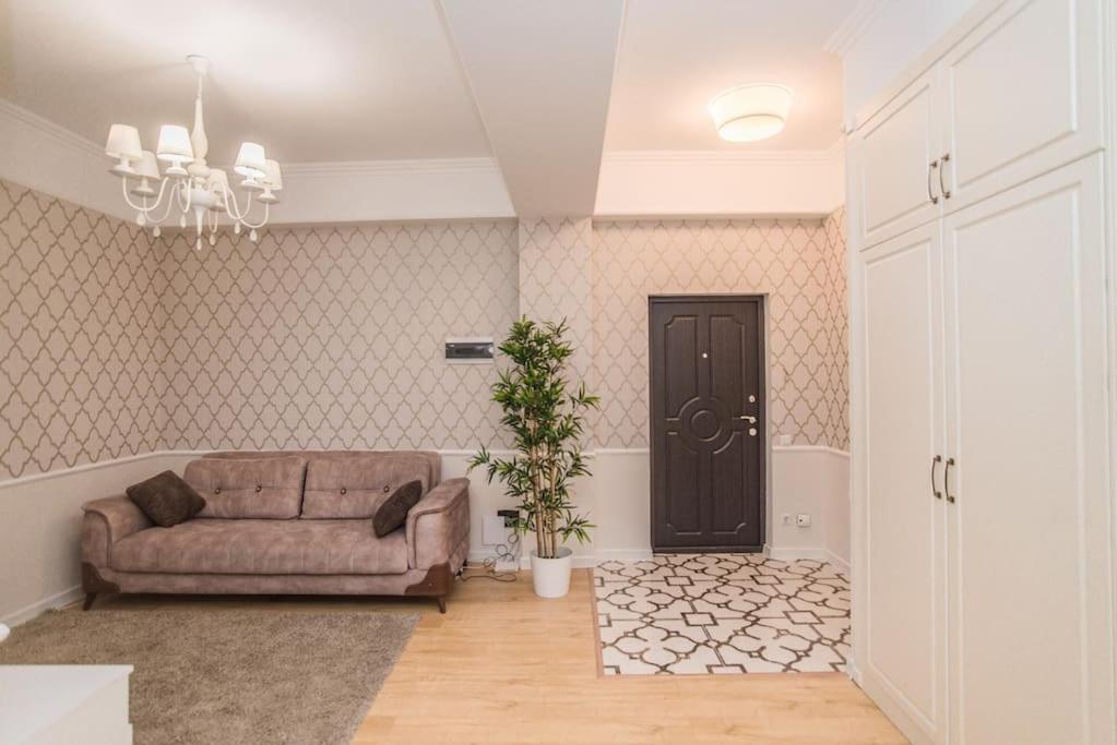 تشيسيناو Grand Excelent New Ultra Central Apartments المظهر الخارجي الصورة
